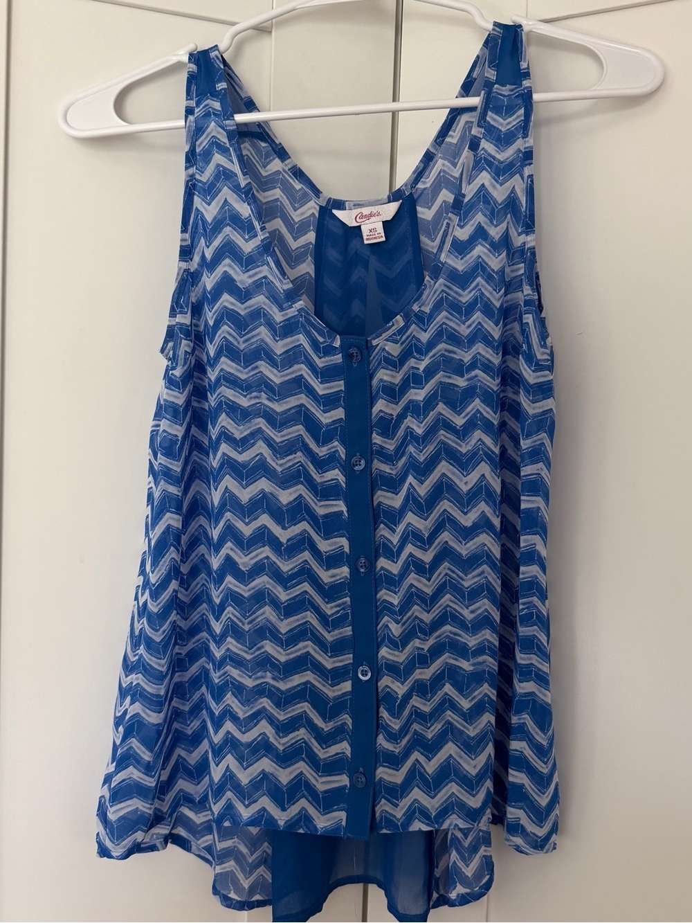 Candie's Blue Chevron Button-Front Sleeveless Camisole